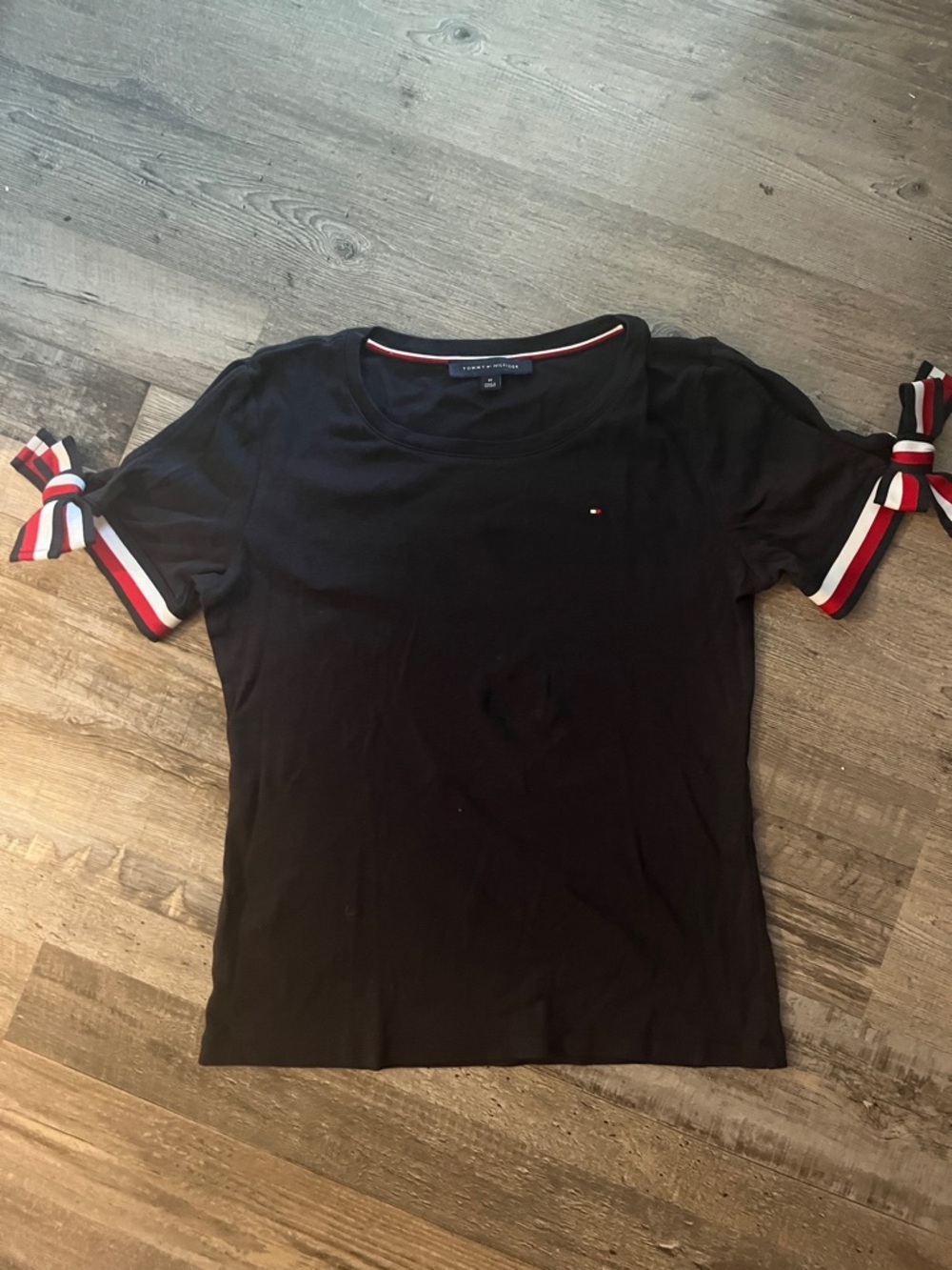 Tommy Hilfiger Navy Short Sleeve Tee with Red-White-Blue Sleeve Ties MEDIUM